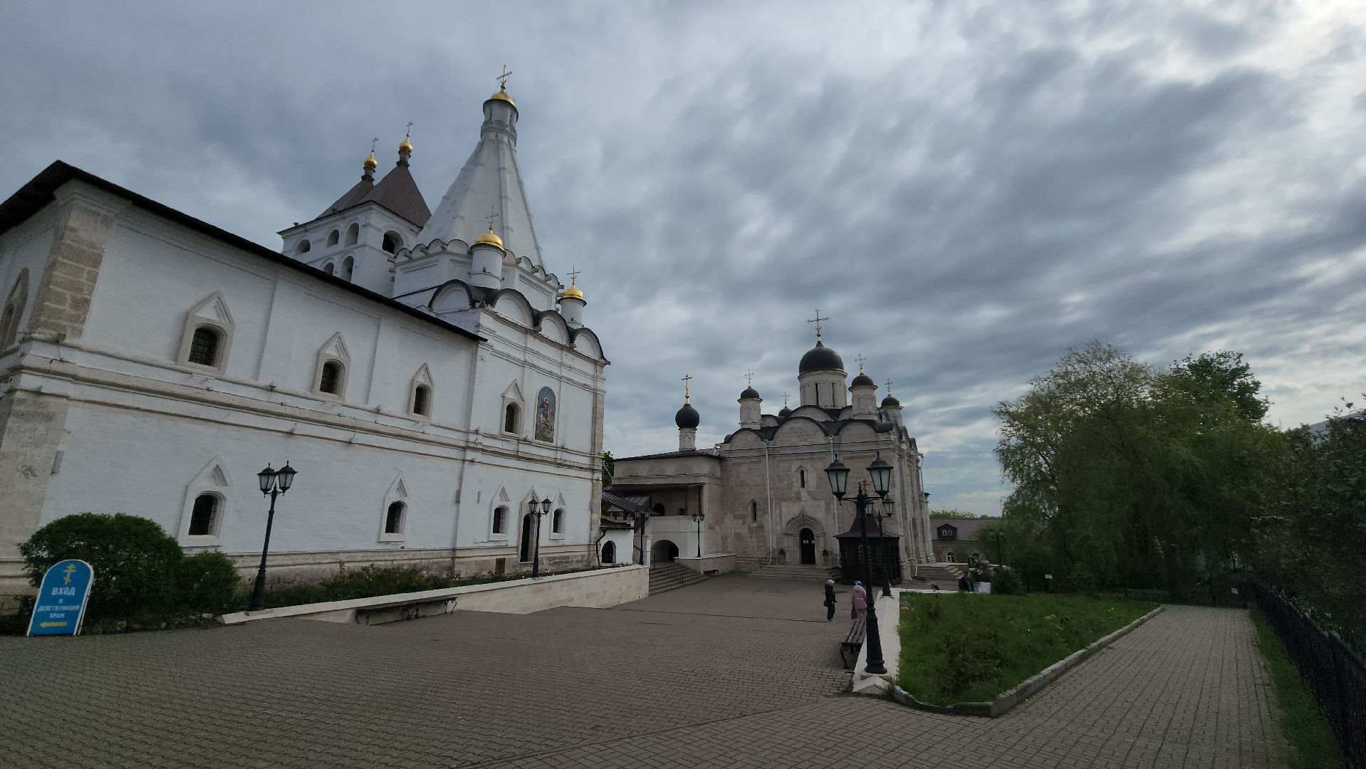 женский владычный монастырь, серпухов, владычная слобода, павлины, пасха в серпухове,