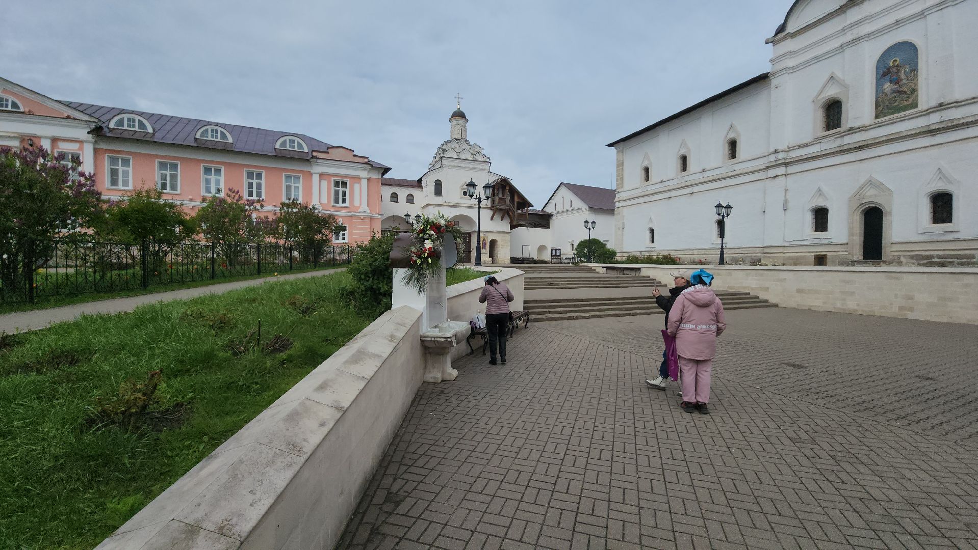 женский владычный монастырь, серпухов, владычная слобода, павлины, пасха в серпухове,