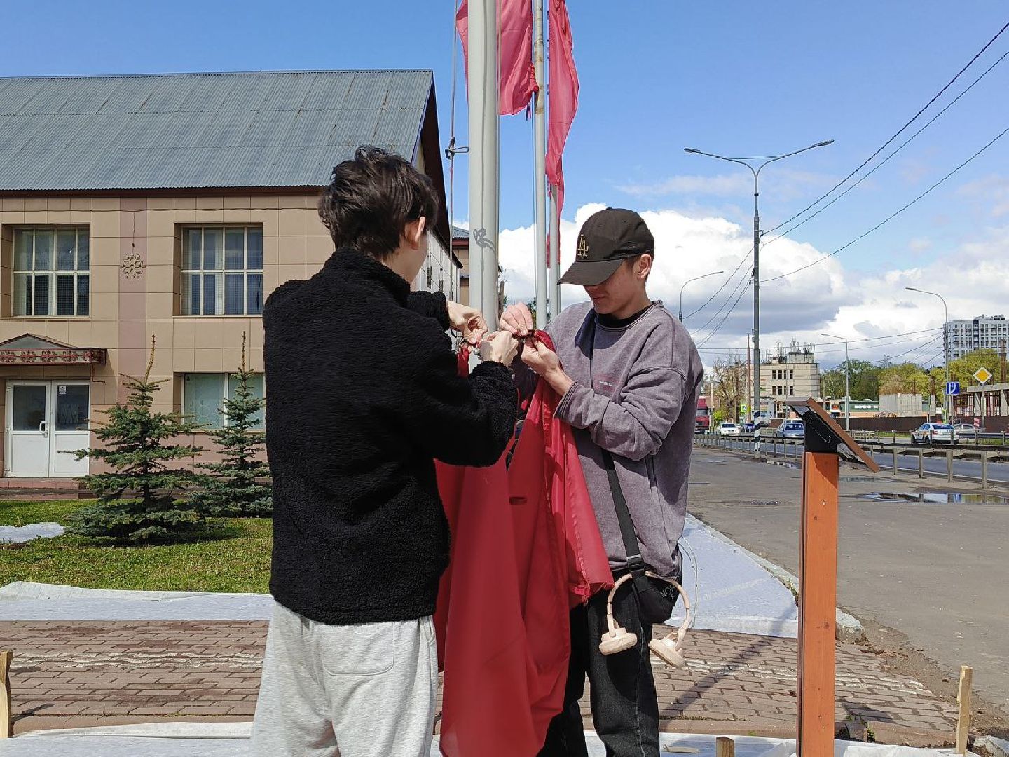 Солнечногорск, 9 мая, подготовка к празднику, советская площадь, день победы,