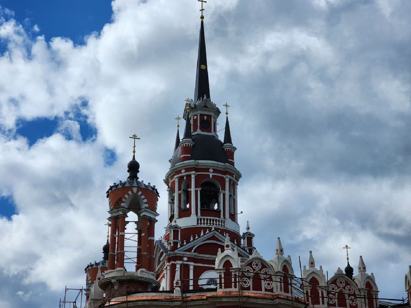 можайск, можайский городской округ, подмосковье, храм, пасхальная неделя, колокольня, православный праздник, колокольный звон,