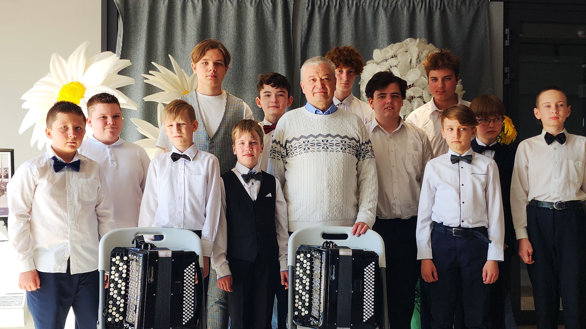 электросталь, культура, культура подмосковья, концерт, баянист, пасха, музыкальная школа,