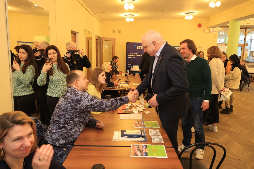 Ярмарка вакансий, Дзержинский, трудоустройство, экономика