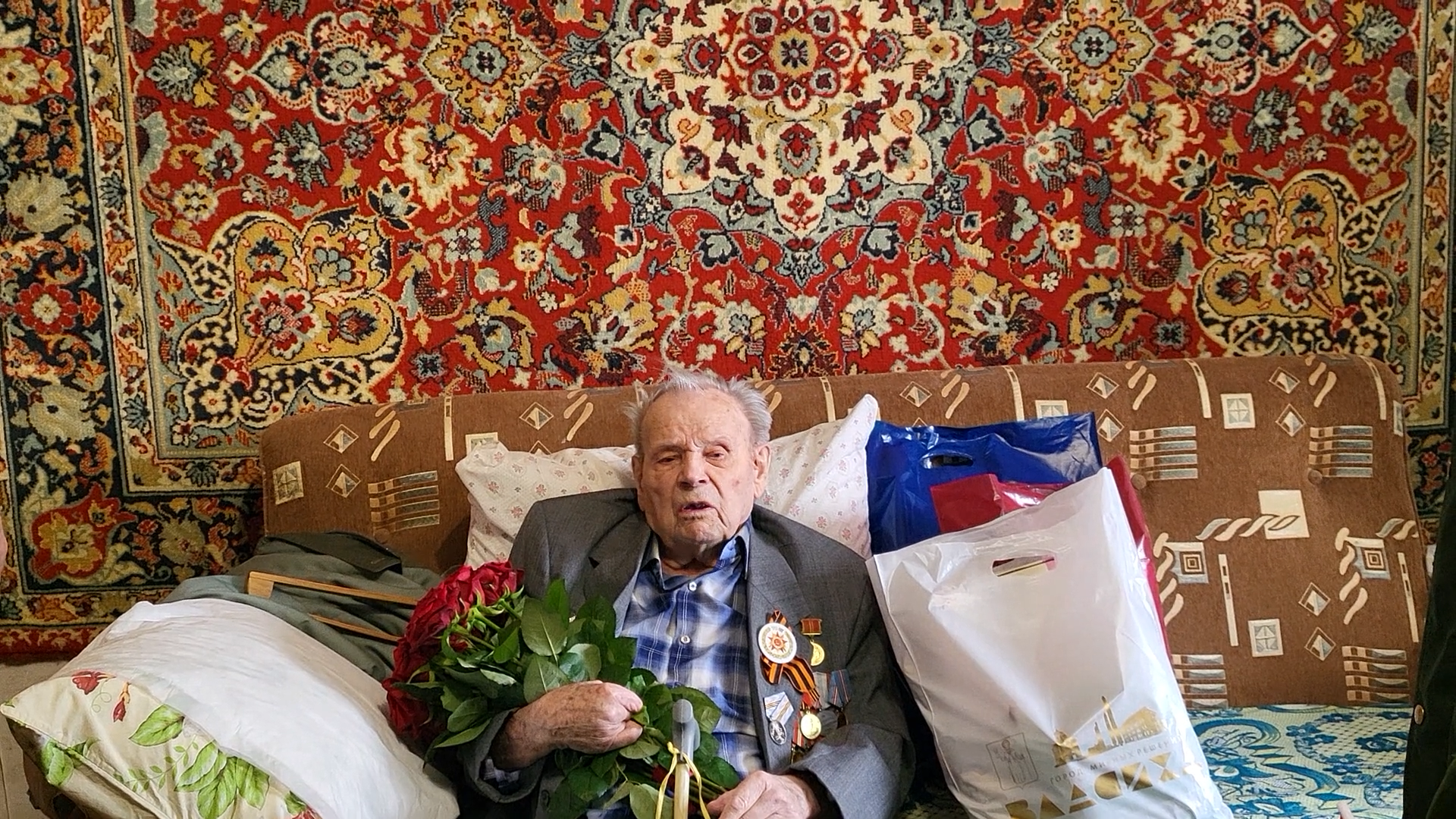 ветеран вов, Власиха столица РВСН, Концерт под окнами ветерана, день победы во власихе, День Победы,