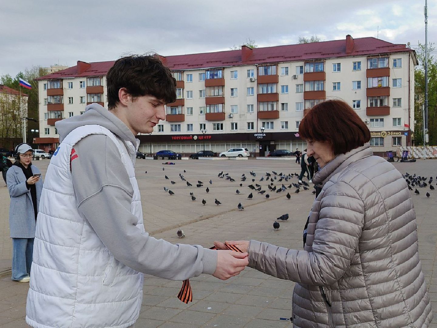 Солнечногорск, георгиевская ленточка, акция, Волонтеры, Жители,