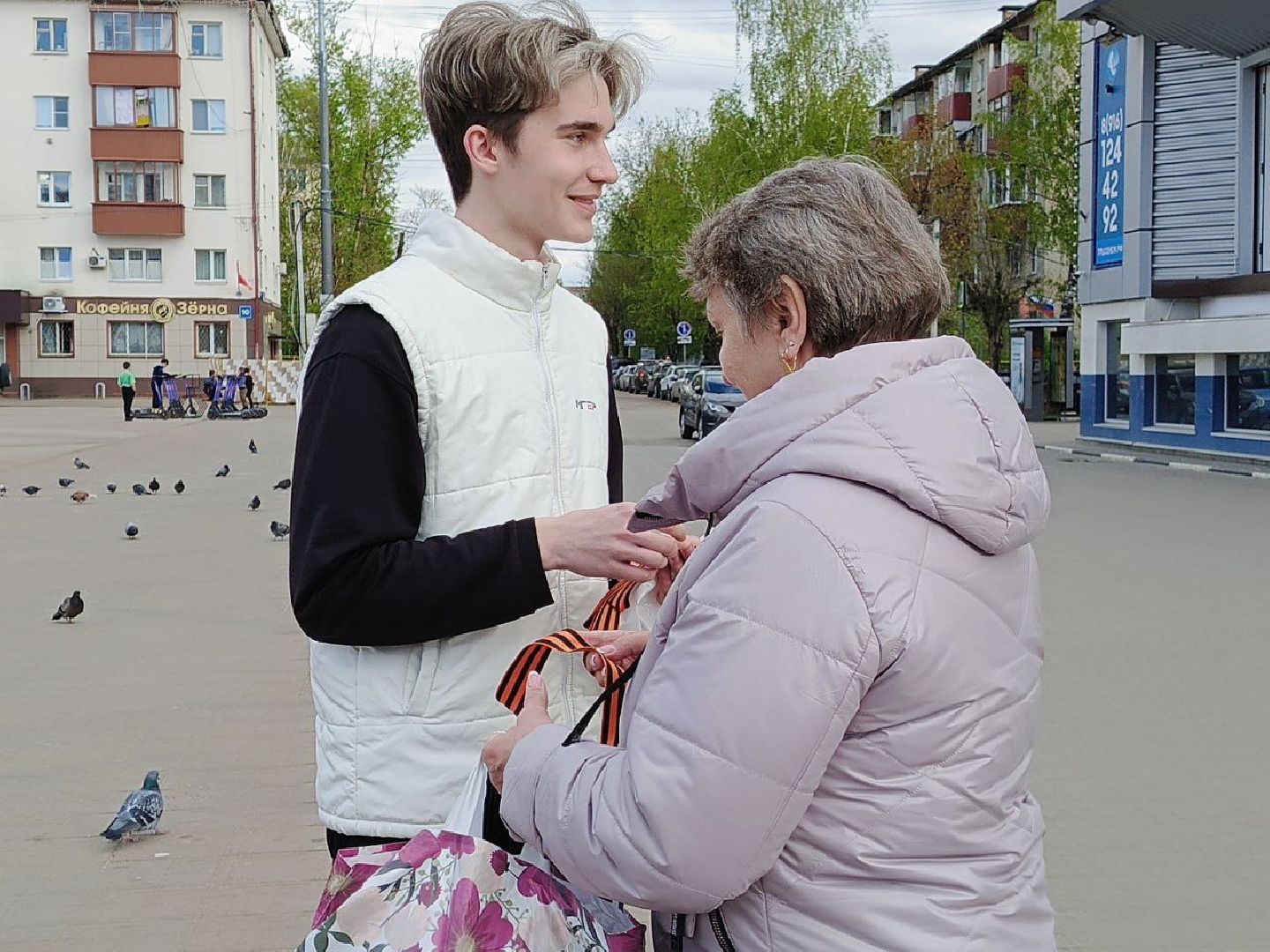 Солнечногорск, георгиевская ленточка, акция, Волонтеры, Жители,