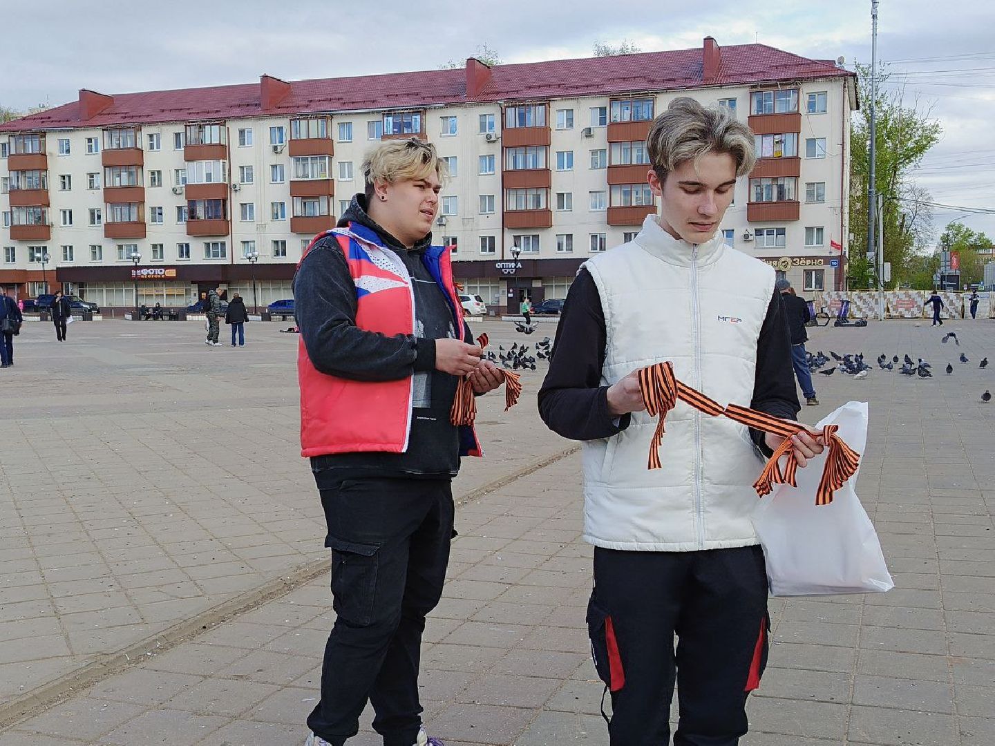 Солнечногорск, георгиевская ленточка, акция, Волонтеры, Жители,