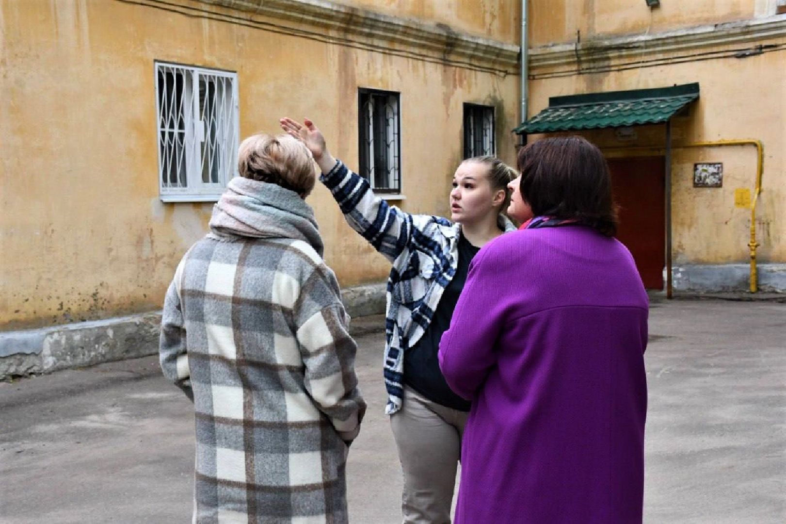 пеший обход, заместители главы городского округа, Григорий Грибанов, Ольга Алферова, график, еженедельно, Алла Дунаевич, ул Гризодубовой, ул Грищенко, ул луч, содержание территорий,