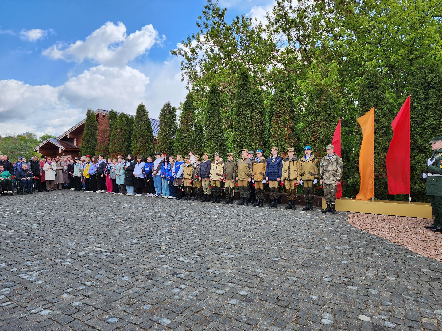 серпухов, подмосковье, 9 мая, возложение цветов, день победы, великая отечественная война,