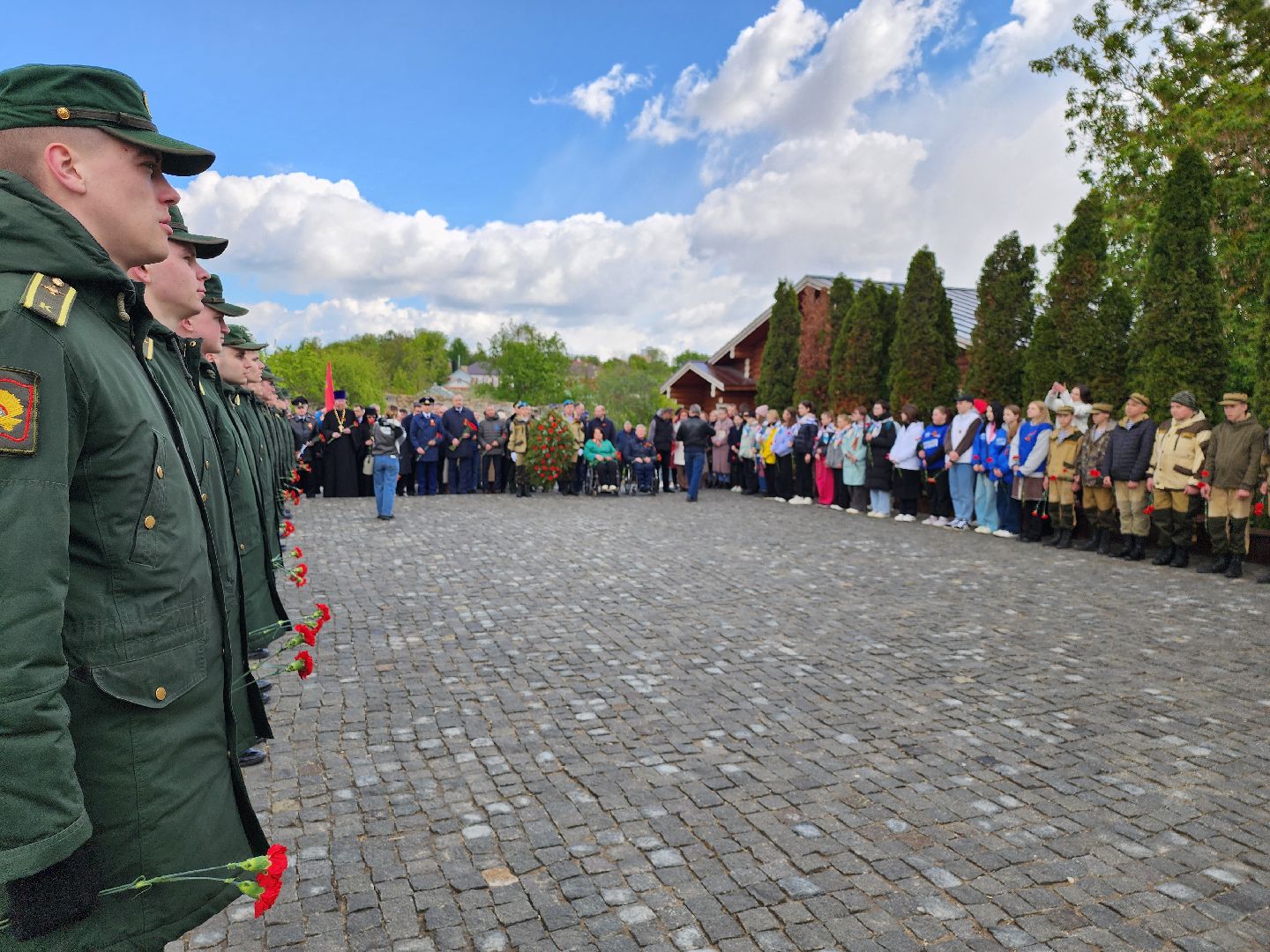 серпухов, подмосковье, 9 мая, возложение цветов, день победы, великая отечественная война,
