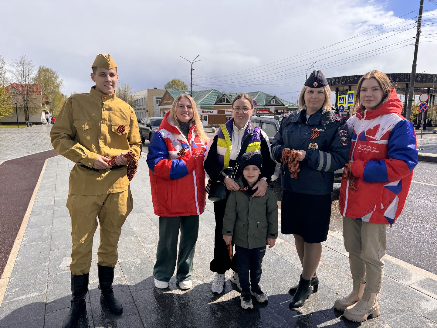 волонтеры, шаховская, георгиевская лента, георгиевская ленточка,