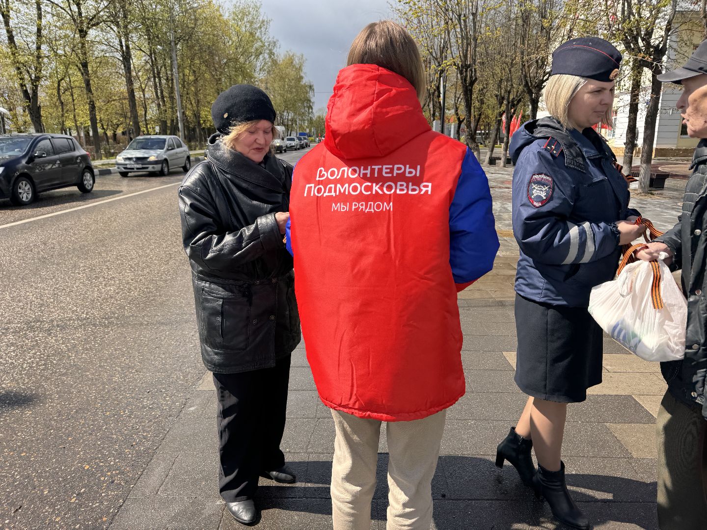 волонтеры, шаховская, георгиевская лента, георгиевская ленточка,