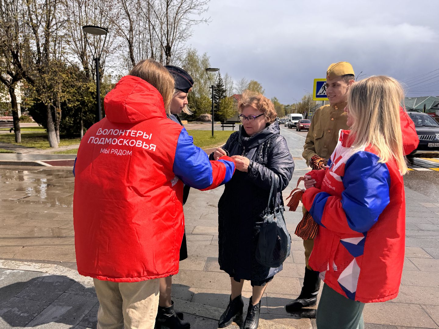 волонтеры, шаховская, георгиевская лента, георгиевская ленточка,