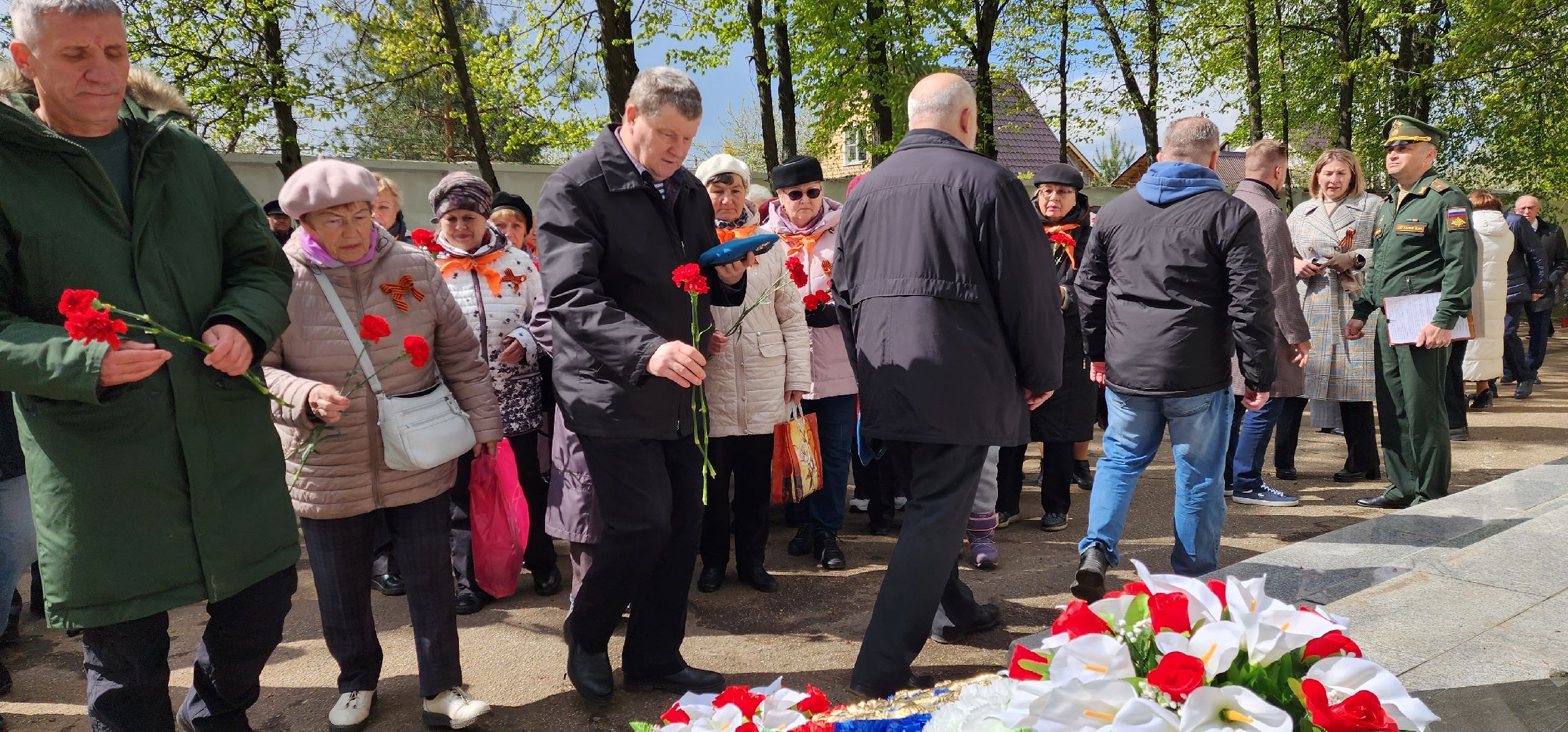 раменское, общество, памятное мероприятие на центральном городском кладбище, возложение цветов к мемориалу скорбящей матери,