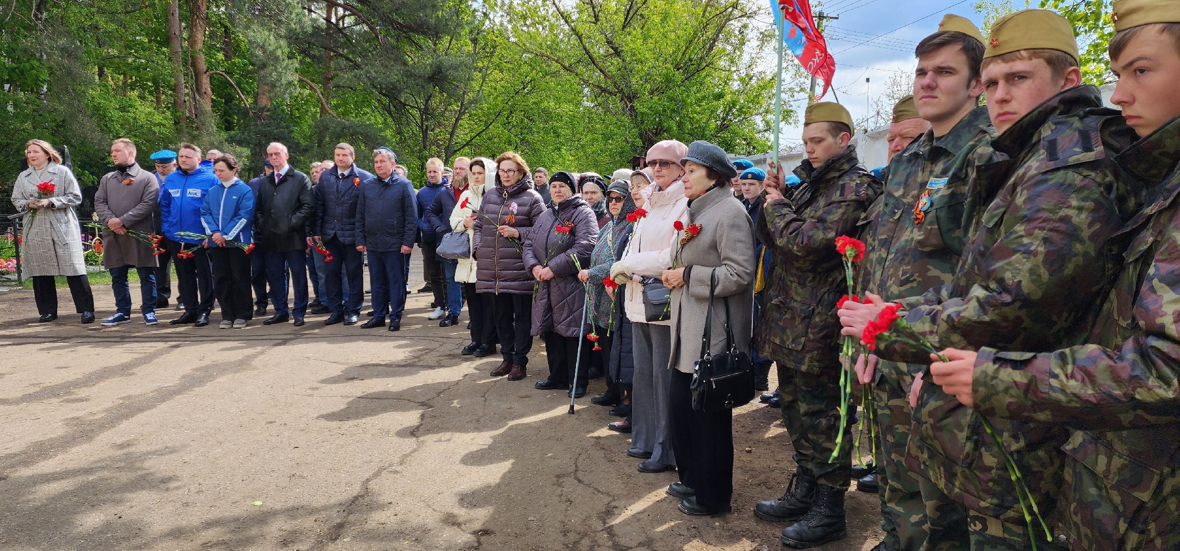 раменское, общество, памятное мероприятие на центральном городском кладбище, возложение цветов к мемориалу скорбящей матери,