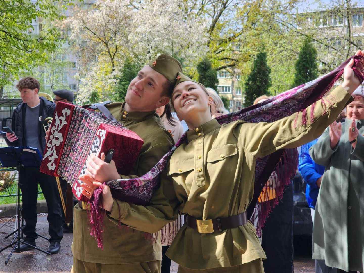 можайск, можайский городской округ, подмосковье, день победы, фронтовые бригады, поздравления, концерт под окнами, 9 мая,