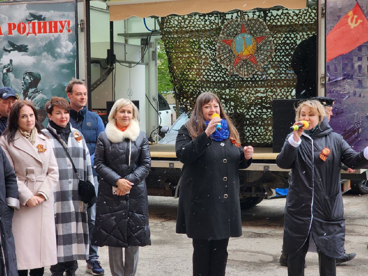 можайск, можайский городской округ, подмосковье, ветеран, день победы, 9 мая, фронтовые бригады, поздравления, глава округа, концерт во дворе,