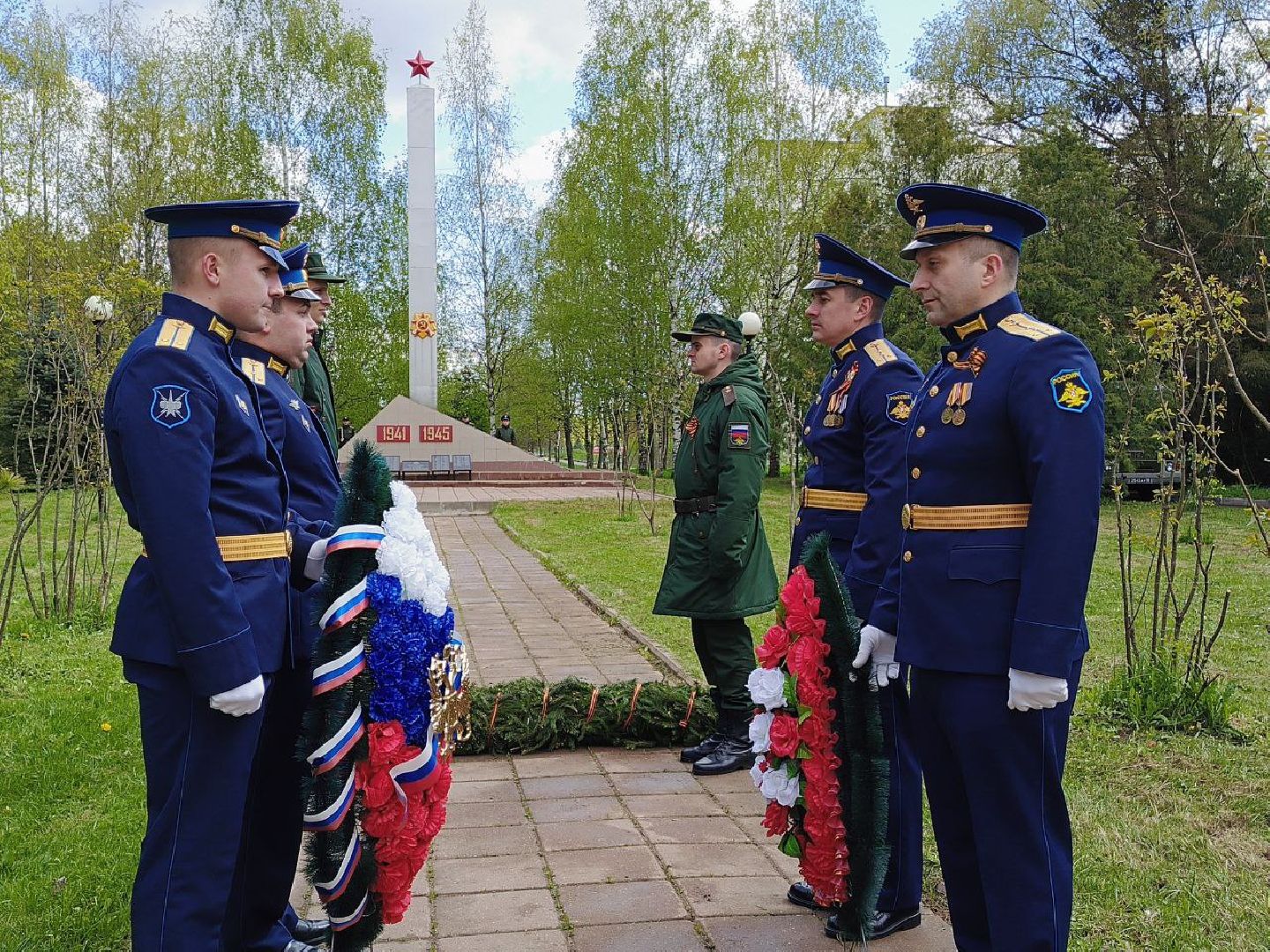 Солнечногорск, возложение цветов, день победы, 9 мая, жители,