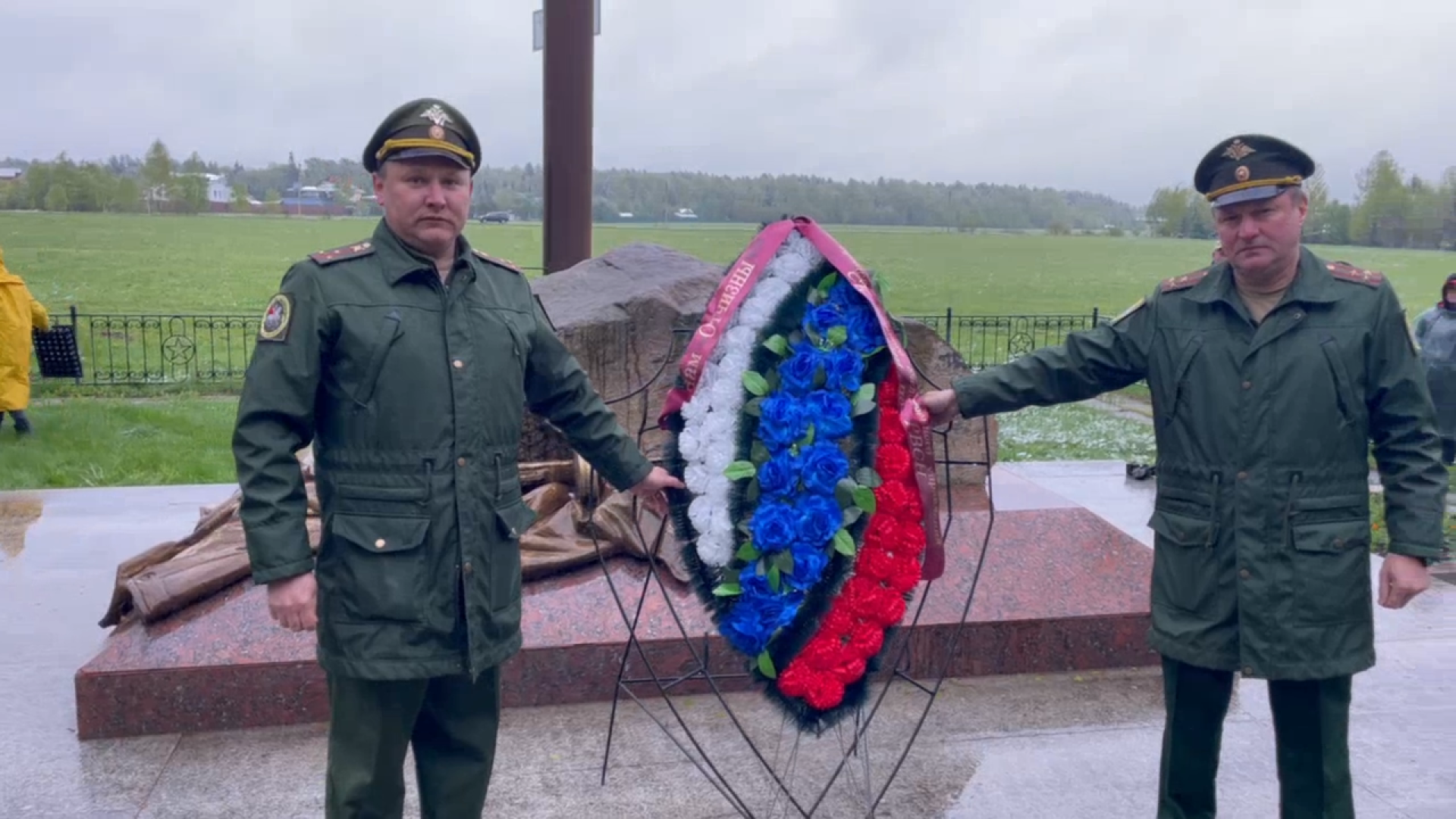 братская могила, оборона Москвы, великая отечественная война, деревня Палицы, контрнаступление под москвой,