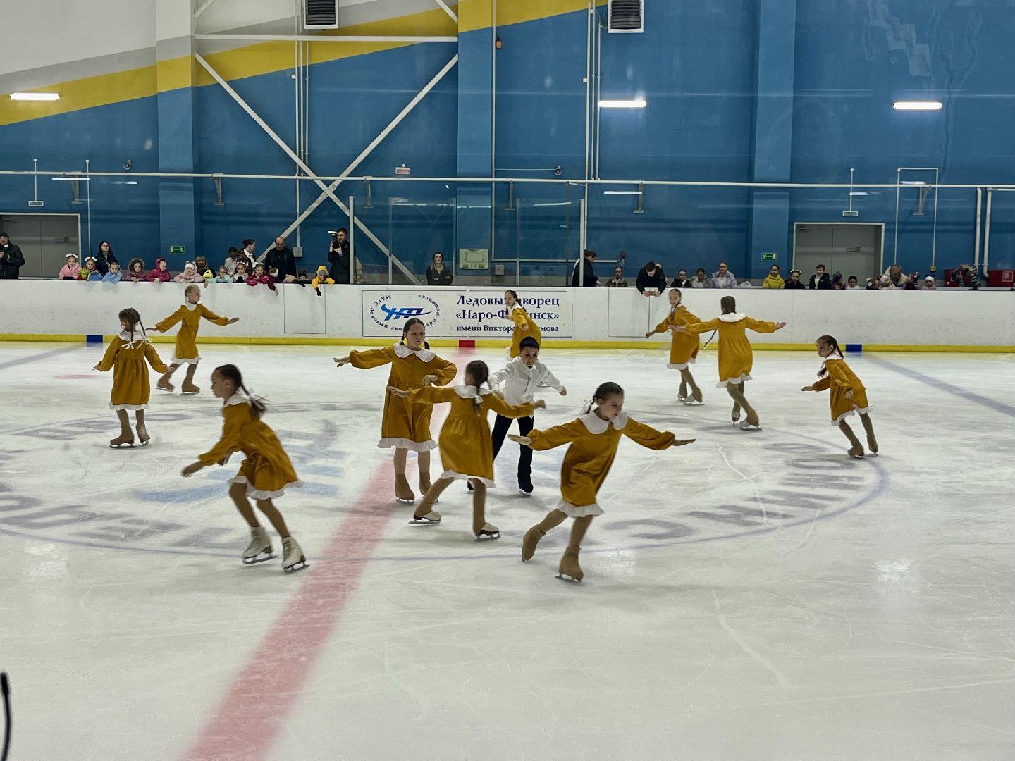 наро-фоминск, наро-фоминский городской округ, Ледовый дворец наро-фоминск, юные фигуристы, День Победы,