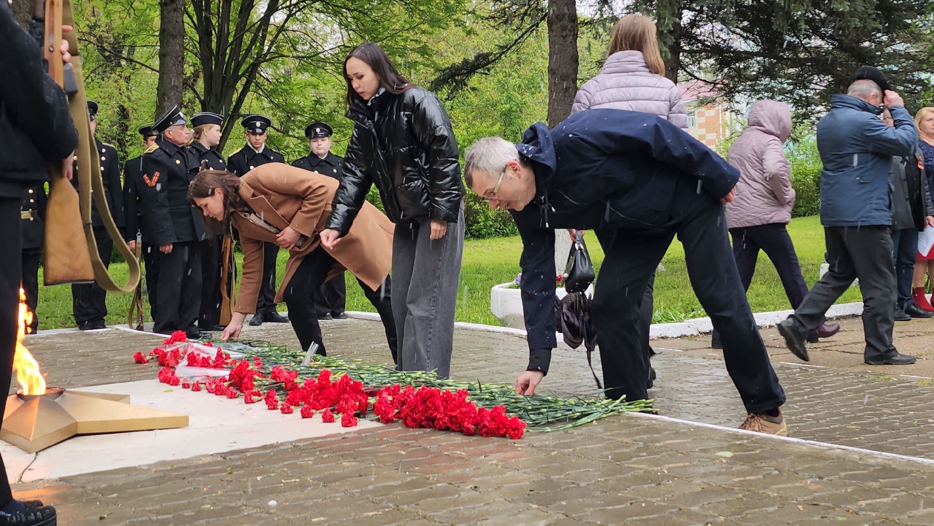 серпухов, улица крюкова, вечный огонь, день победы, праздничный митинг, 9 мая,