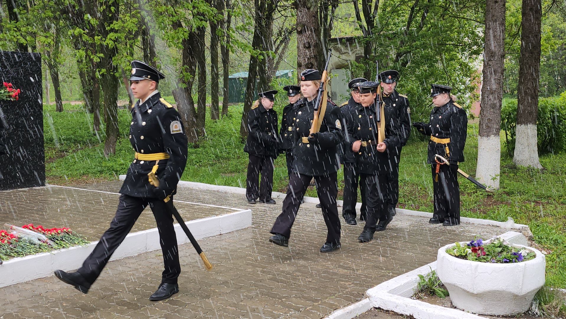 серпухов, улица крюкова, вечный огонь, день победы, праздничный митинг, 9 мая,
