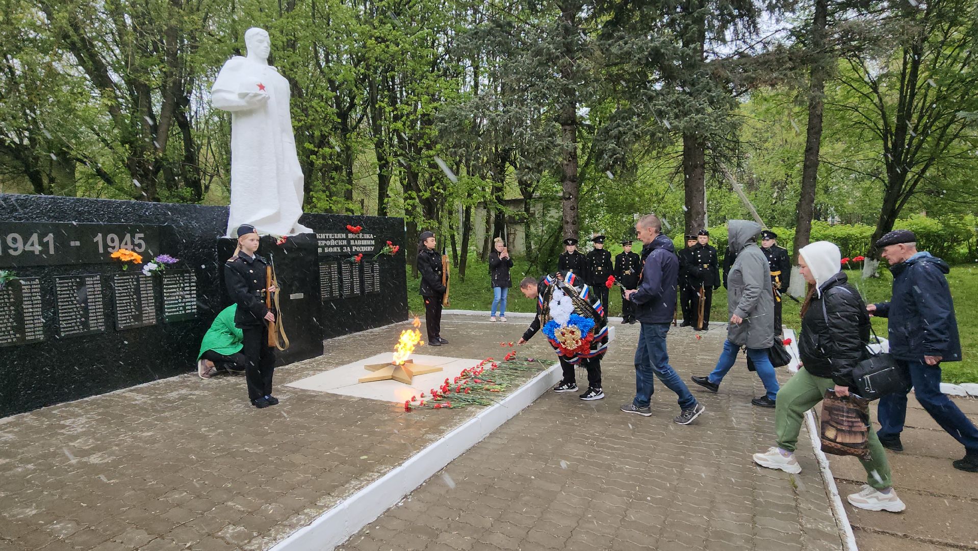 серпухов, улица крюкова, вечный огонь, день победы, праздничный митинг, 9 мая,