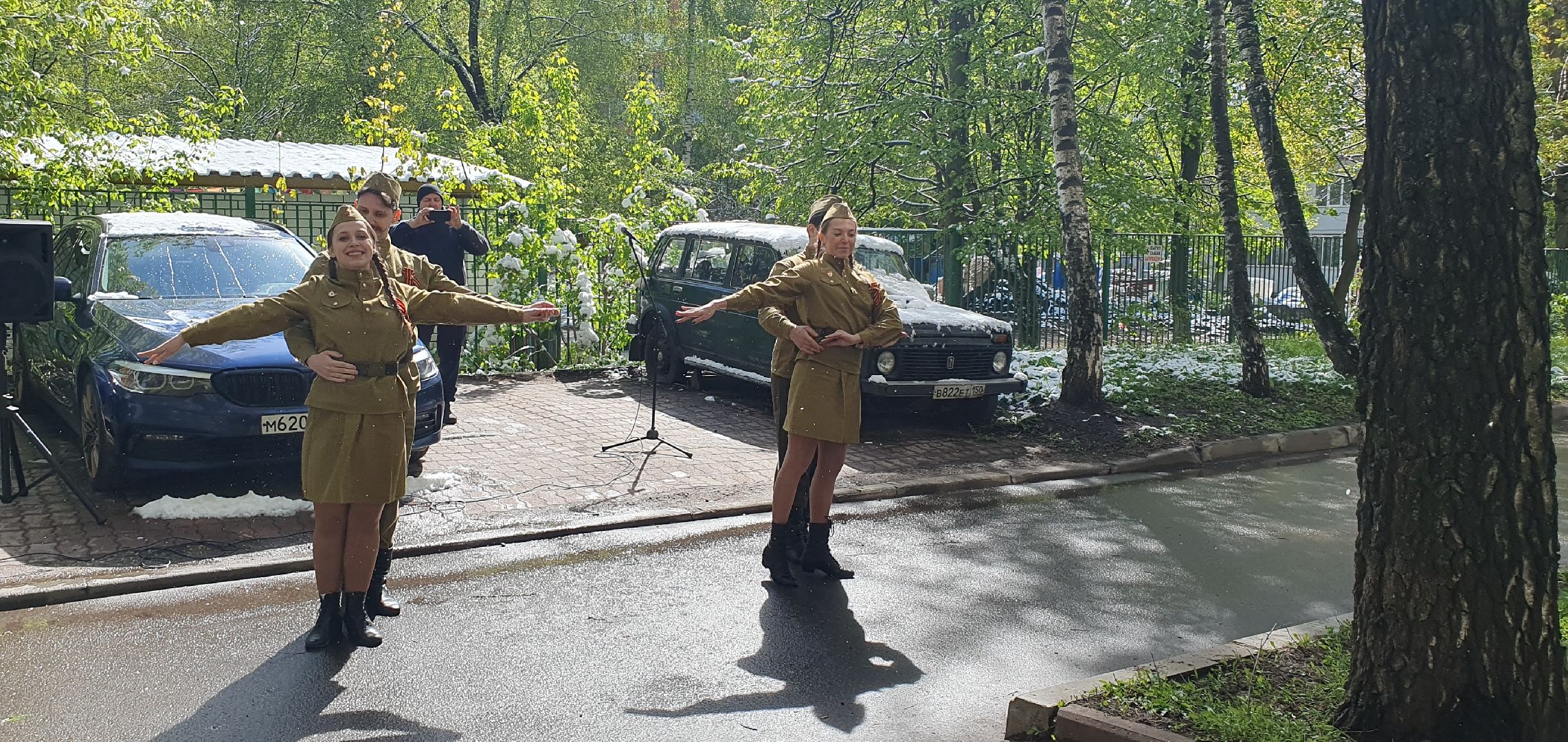 поздравление ветерана, концерт для ветерана, мытищи, концерт под окнами ветерана,