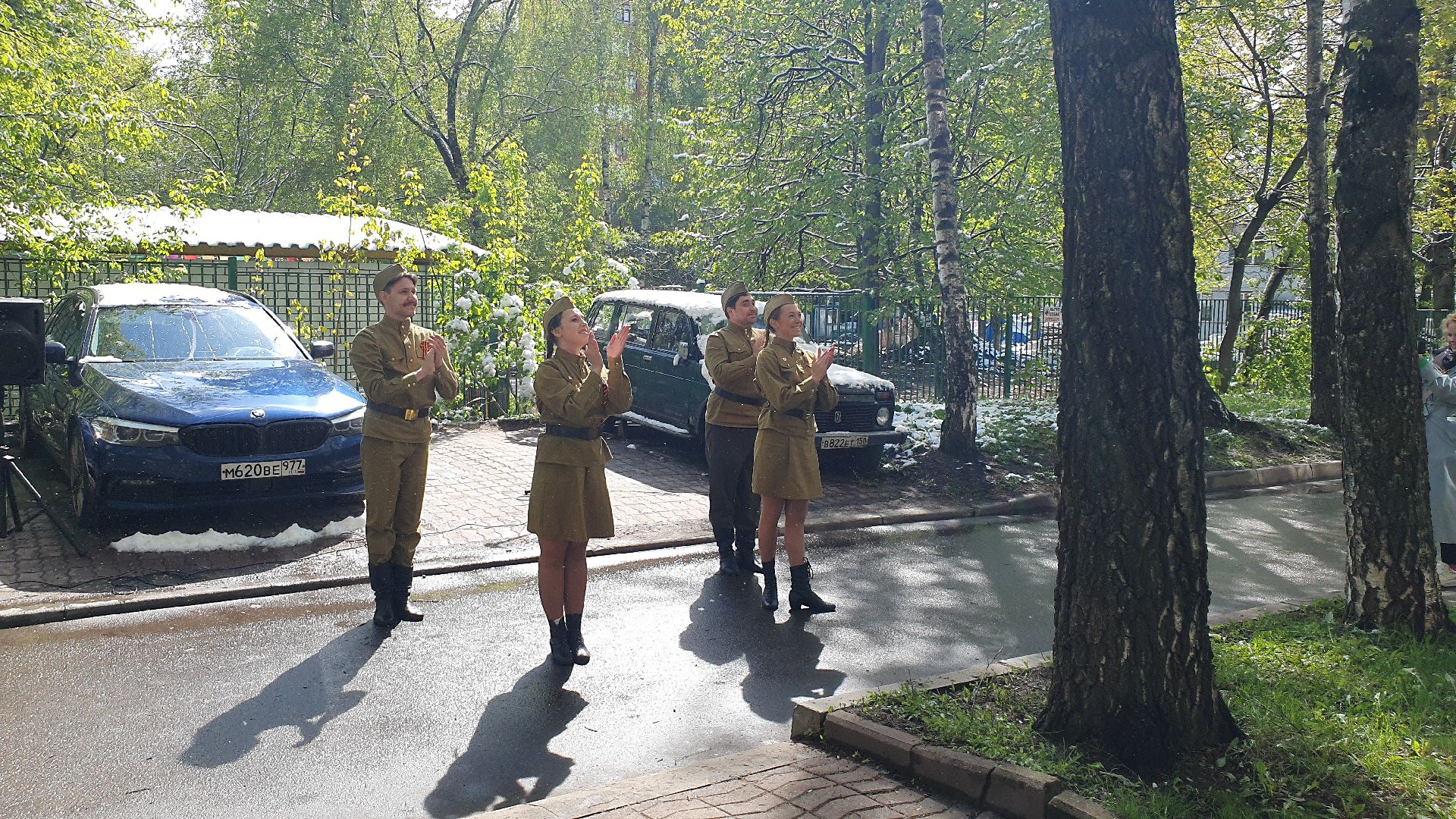 поздравление ветерана, концерт для ветерана, мытищи, концерт под окнами ветерана,