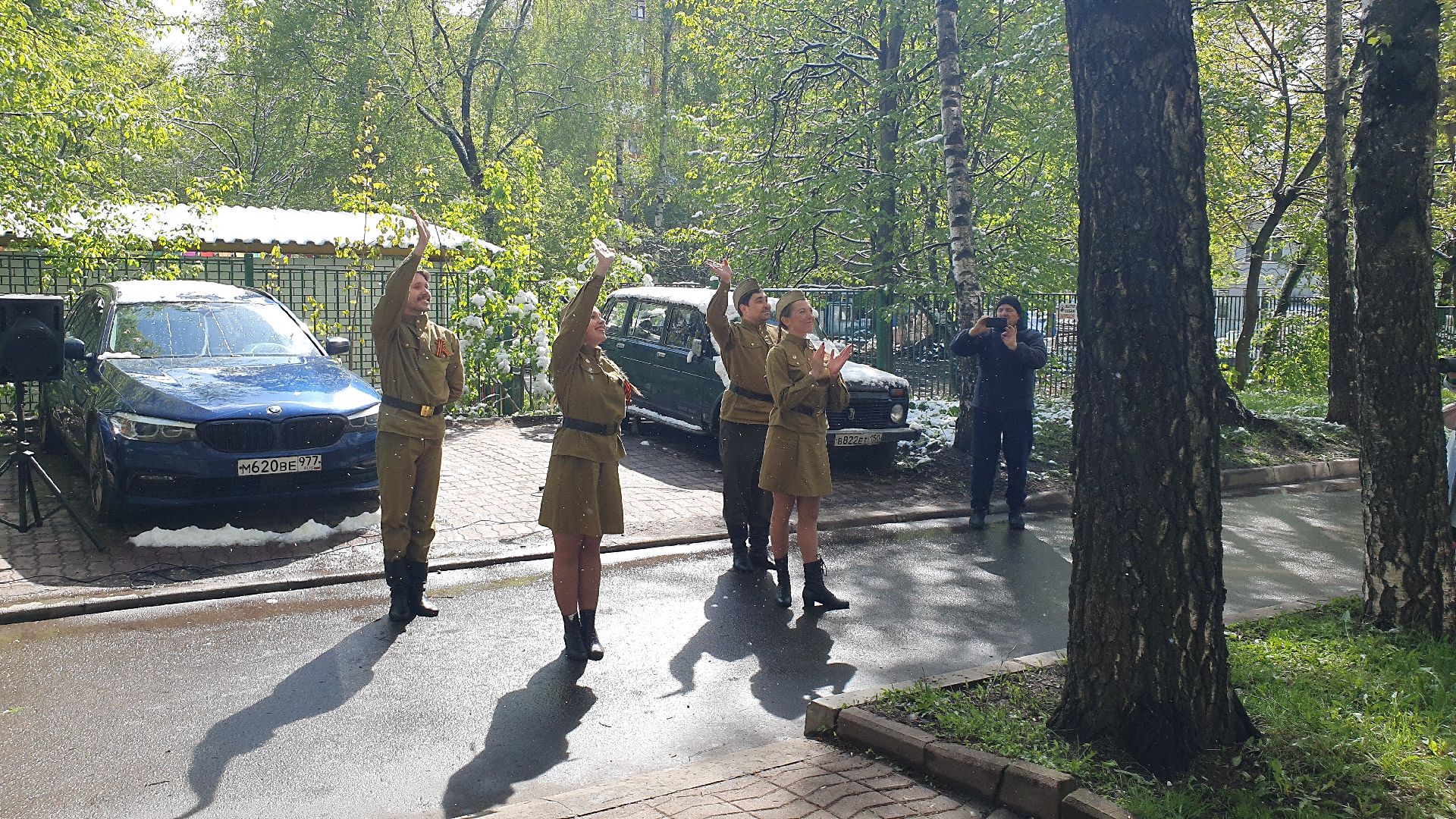 поздравление ветерана, концерт для ветерана, мытищи, концерт под окнами ветерана,