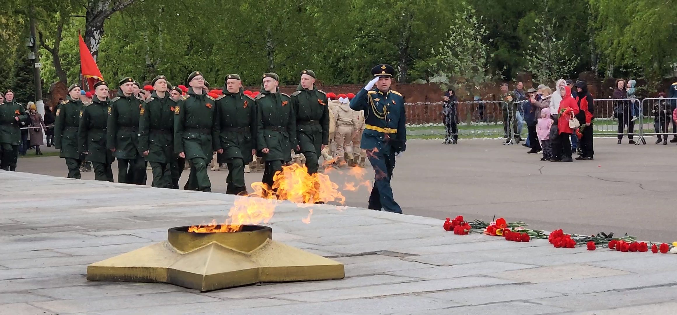 Коломна, день победы, мемориал, возложение цветов,