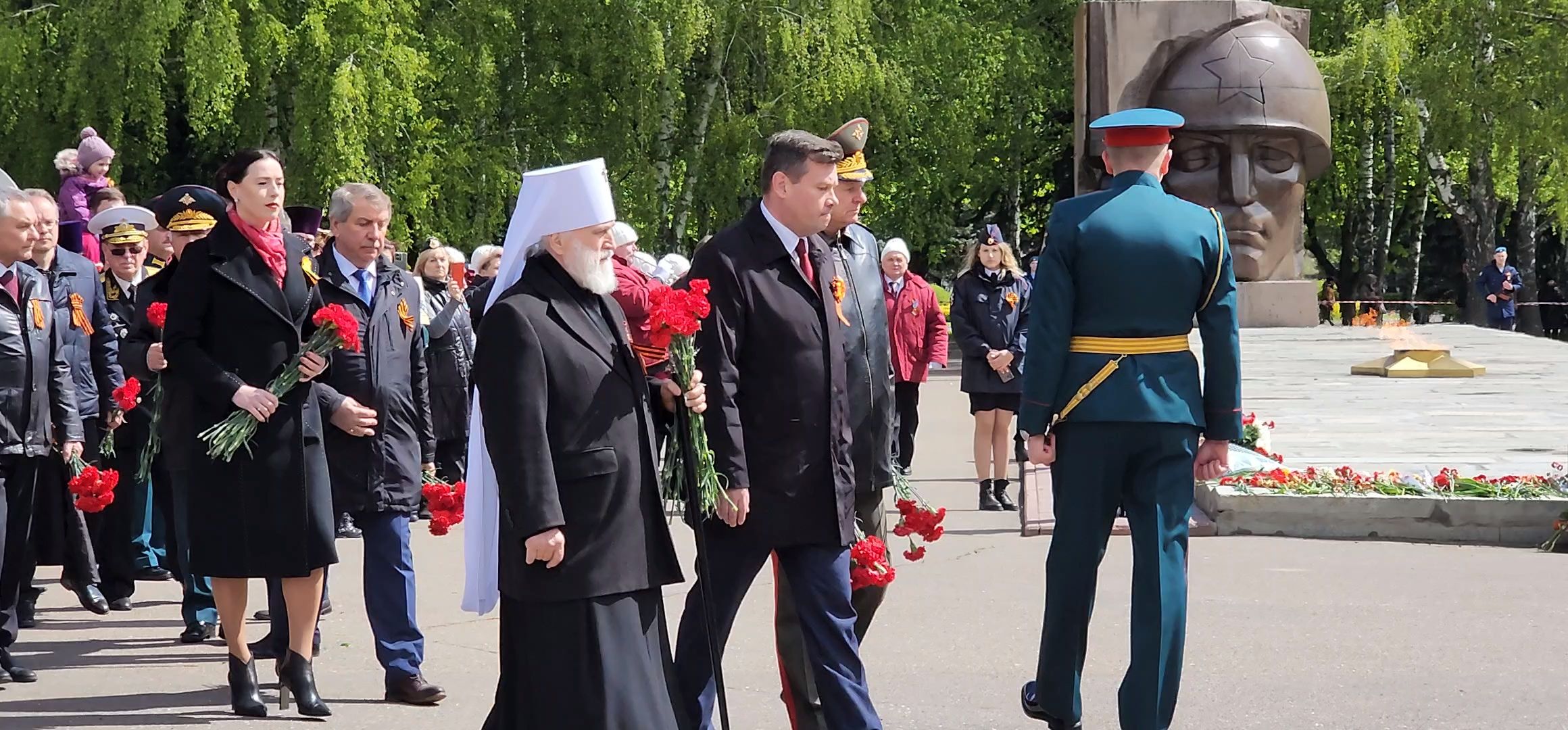 Коломна, день победы, мемориал, возложение цветов,
