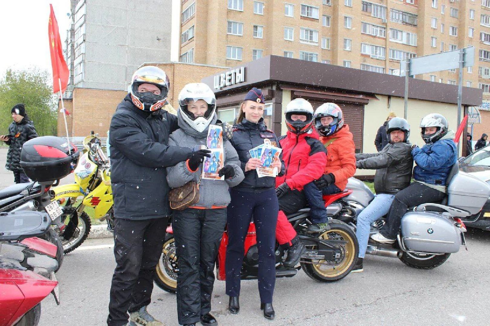 автопробег, день победы, парадный марш, символика,