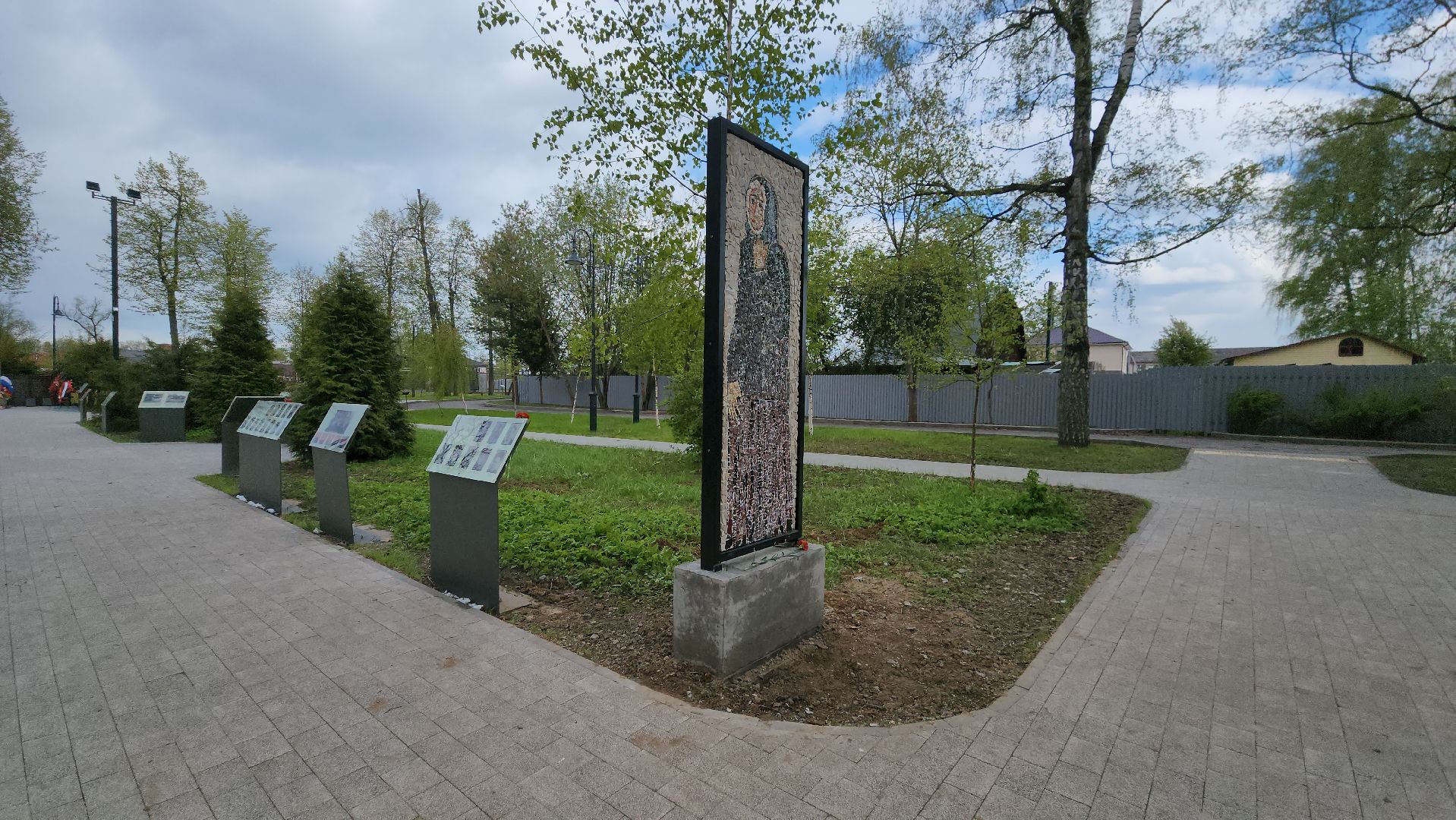 Лобня, стела, 9 мая,