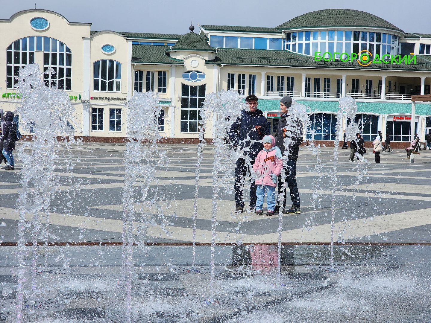 День Победы, 9 мая, светомузыкальное шоу фонтанов, Ногинск, Богородский городской округ,