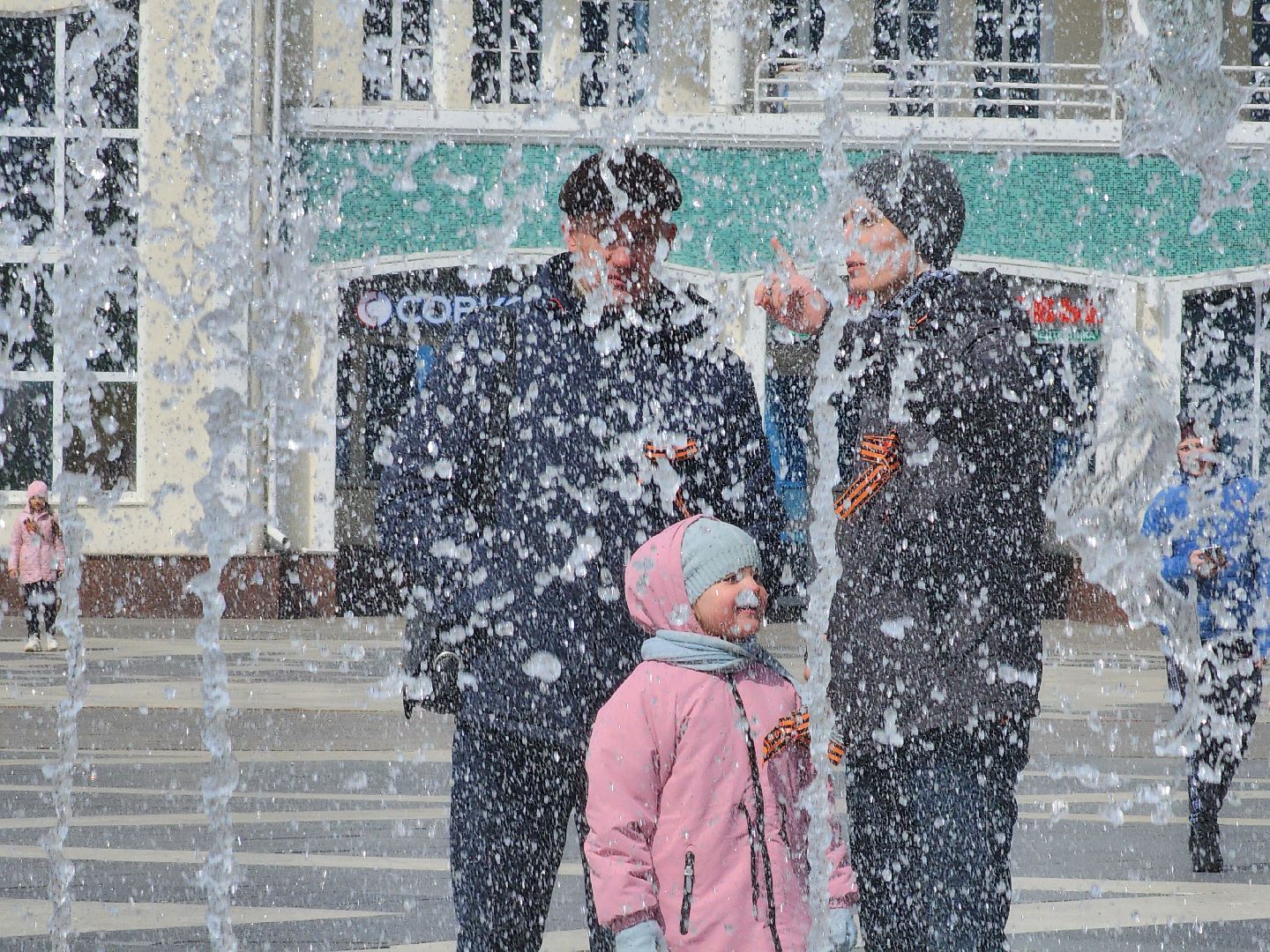 День Победы, 9 мая, светомузыкальное шоу фонтанов, Ногинск, Богородский городской округ,