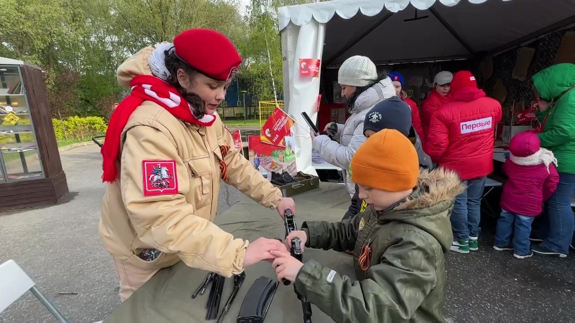 Реутов, День победы, праздник, мероприятия, ветераны, автомат калашникова, окопные свечи, маскировочные сети, я помню, я горжусь,