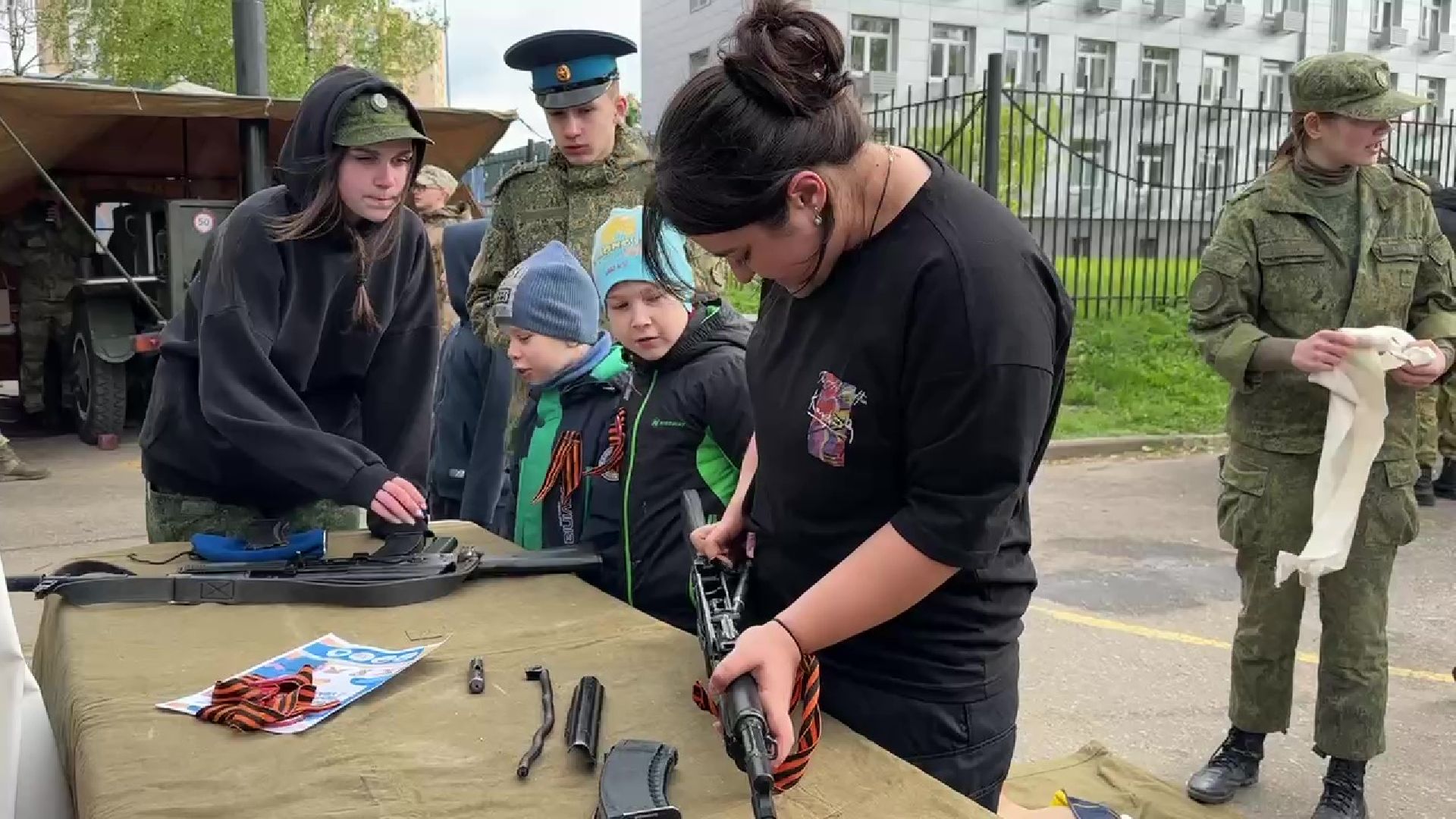 Реутов, День победы, праздник, мероприятия, ветераны, автомат калашникова, окопные свечи, маскировочные сети, я помню, я горжусь,