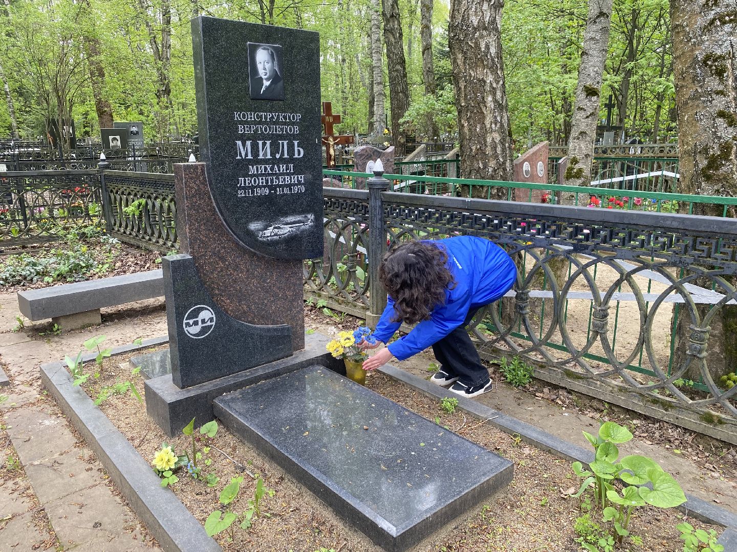 юдинское кладбище, Дмитрий Бастанжиев, Школа им АС Попова, волонтеры власихи, молодогвардейцы Власихи,