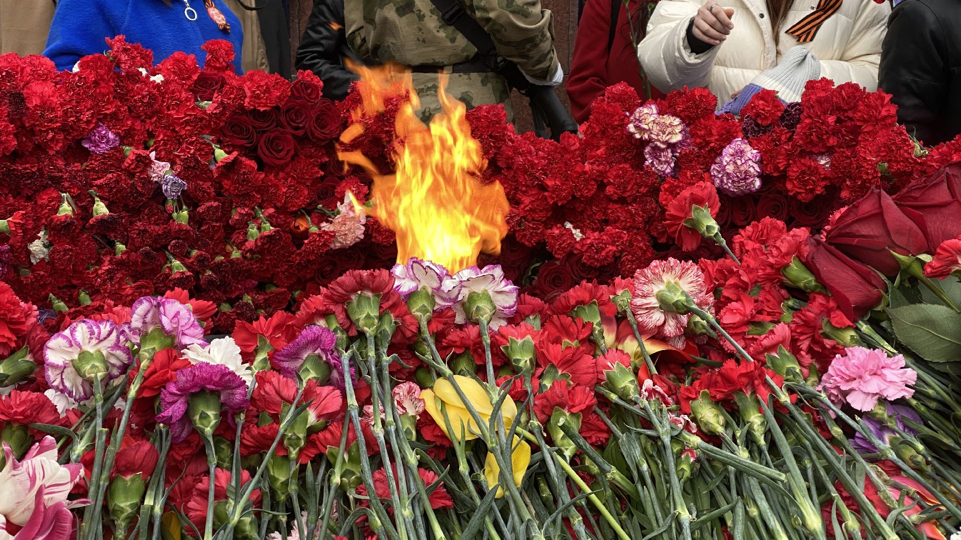 аллея славы, день победы, вечный огонь, возложение цветов, память погибших,