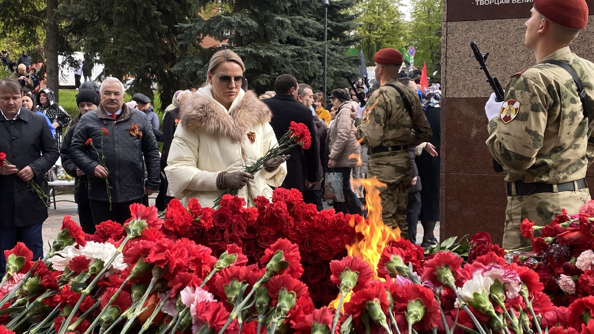 аллея славы, день победы, вечный огонь, возложение цветов, память погибших,