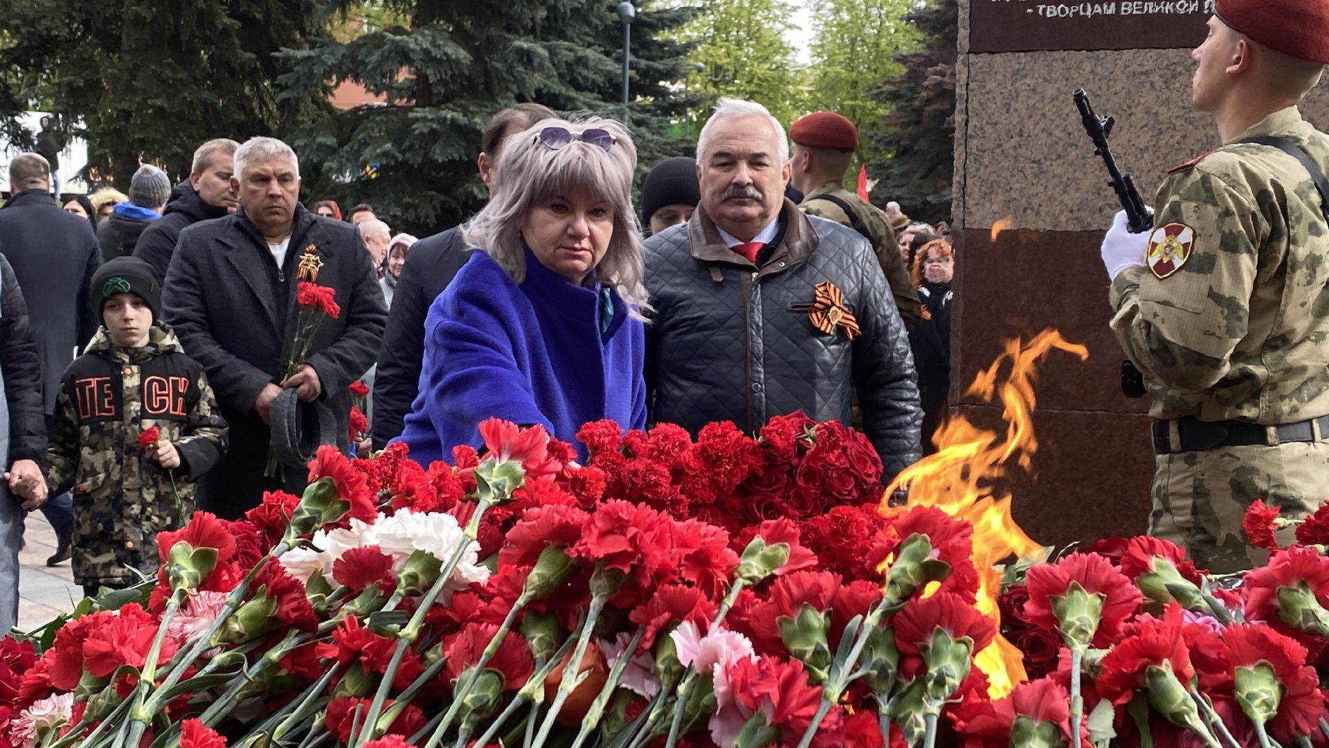 аллея славы, день победы, вечный огонь, возложение цветов, память погибших,