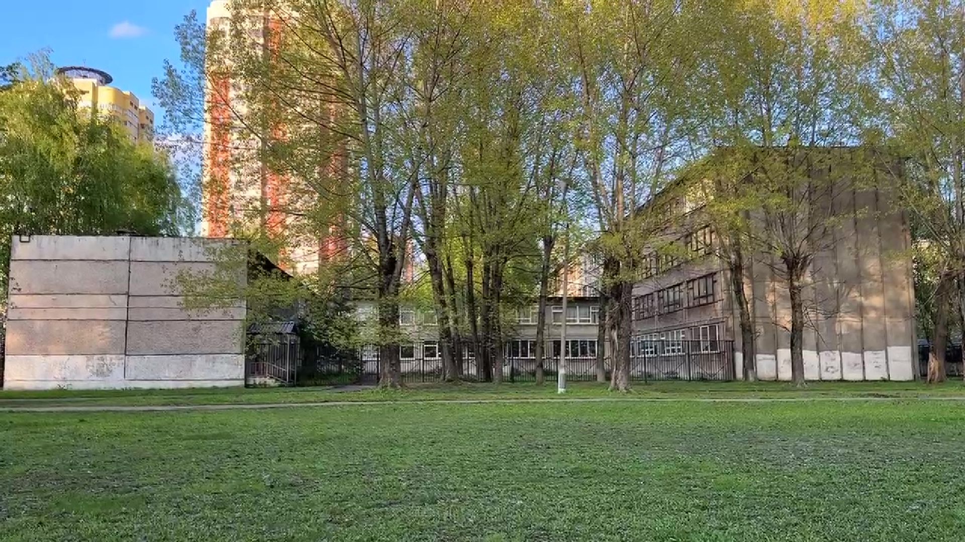 Реутов, образование, строительство пристройки, расширение,