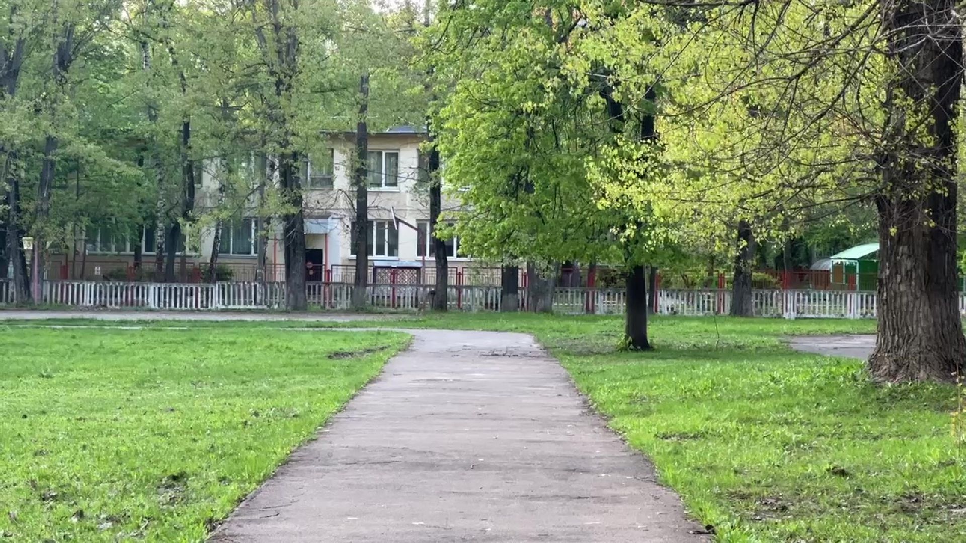 Реутов, образование, строительство пристройки, расширение,