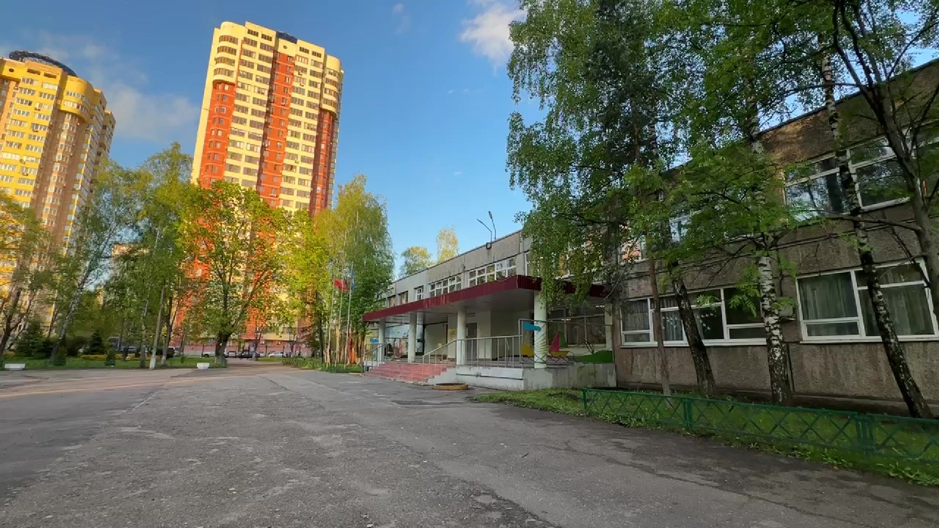 Реутов, образование, строительство пристройки, расширение,