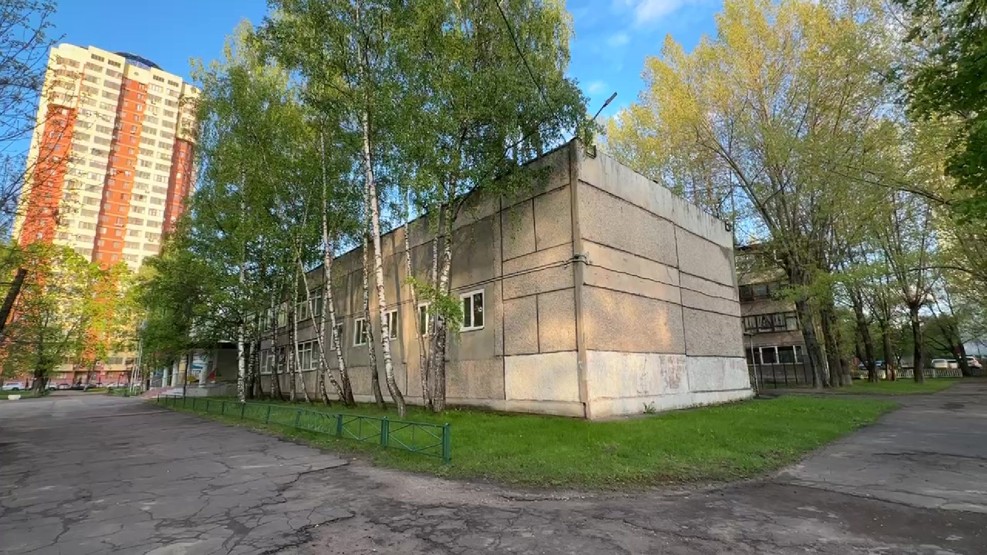 Реутов, образование, строительство пристройки, расширение,