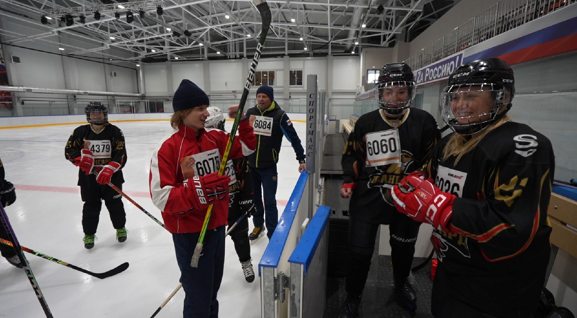 День Победы, женский хоккей, Авангард, Домодедово,