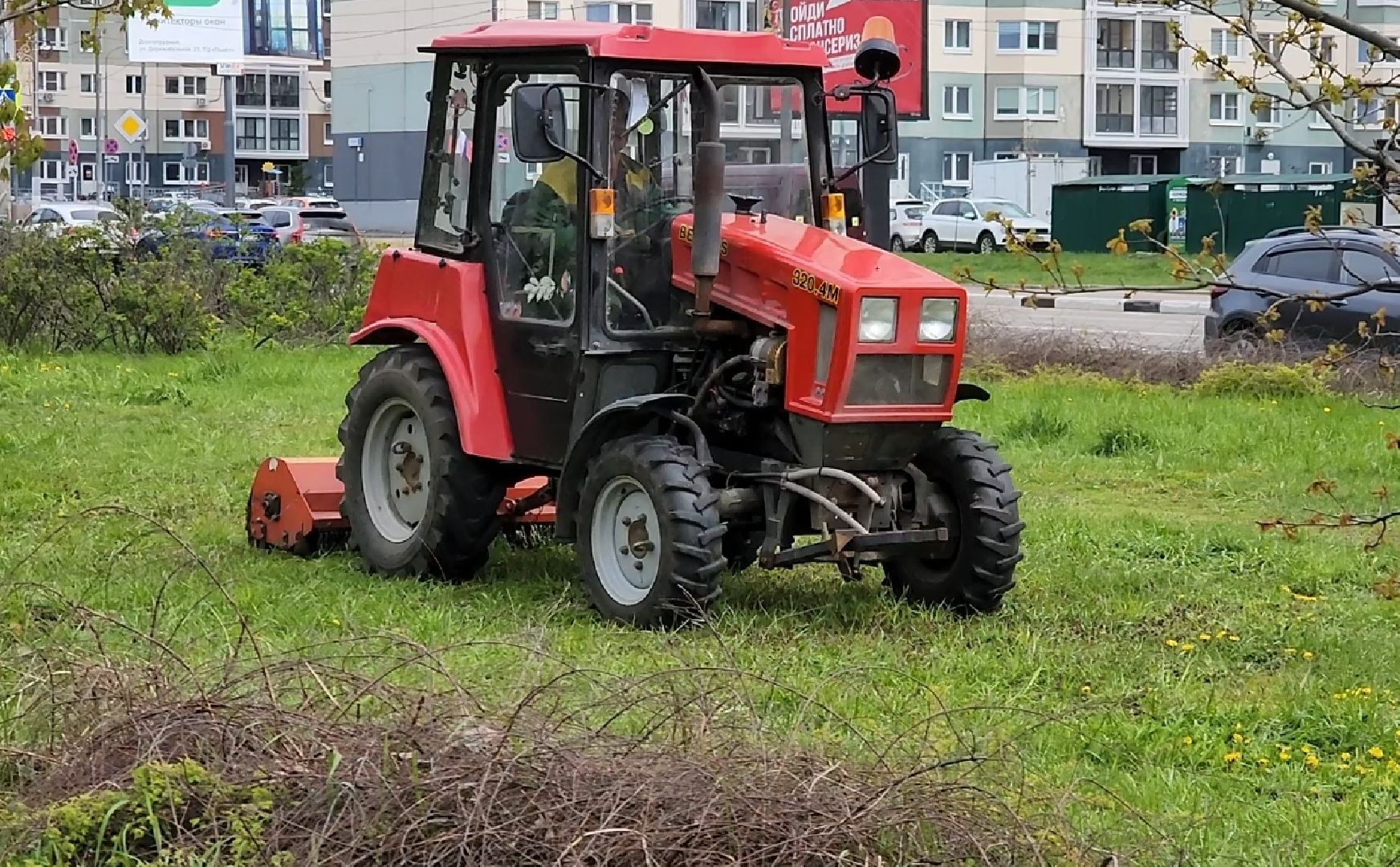 долгопрудный, коммунальная техника, покос травы, мбу благоустройство, Новый бульвар,