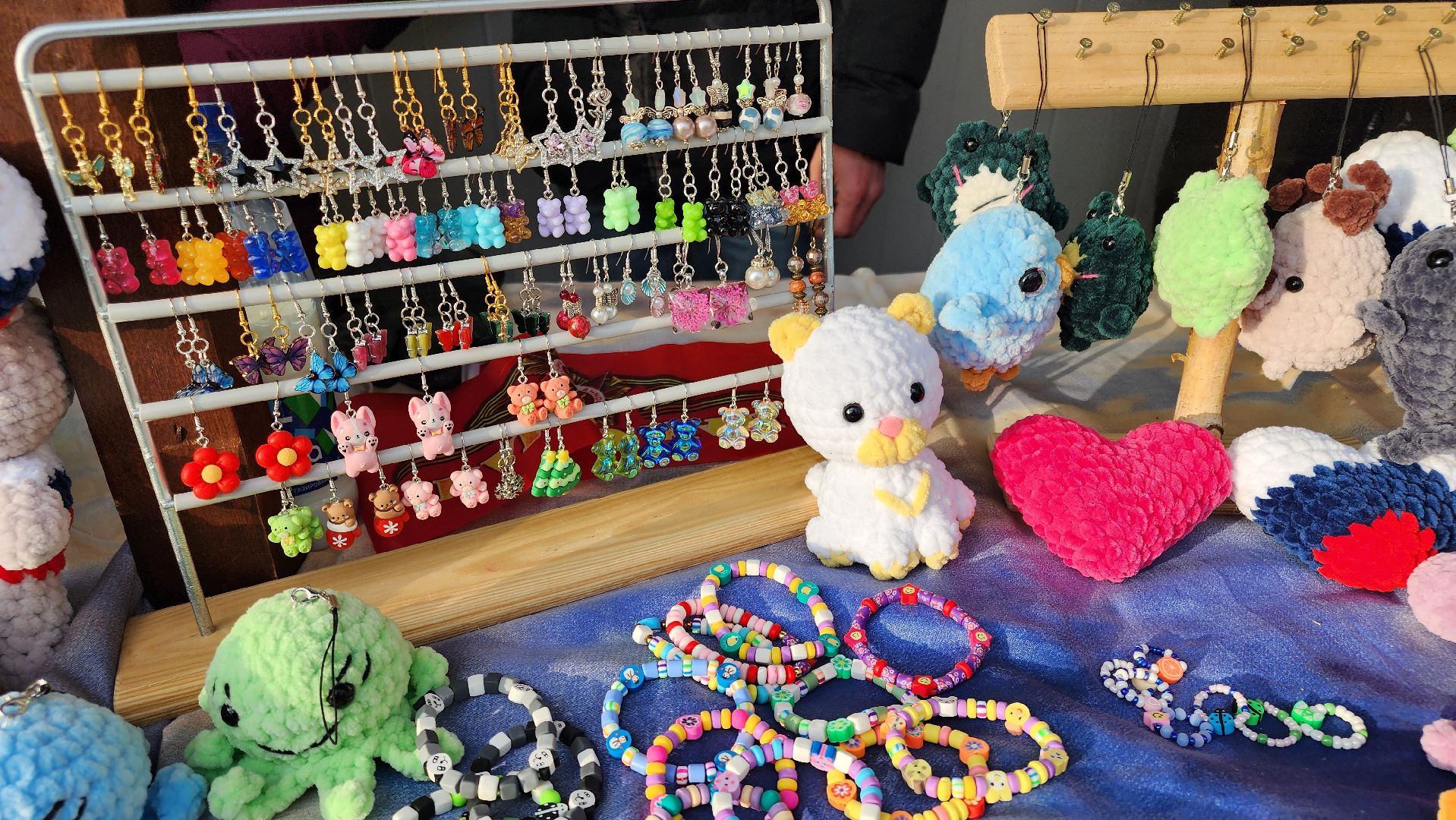 кашира, городской парк, день победы, 9 мая, надувная фигура, георгиевская лента, знамя победы,