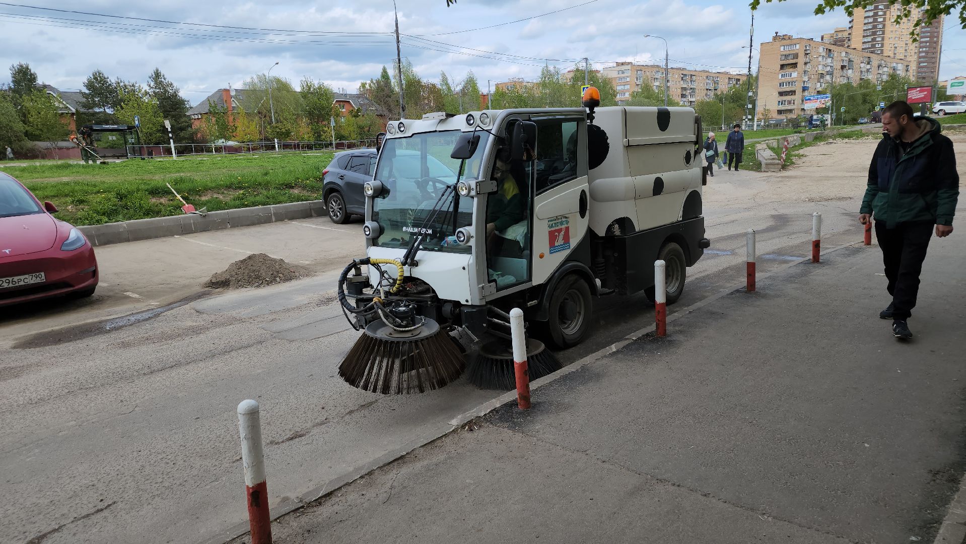 Долгопрудный, уборка мусора, подметально-вакуумная машина, трактор, мбу благоустройство,