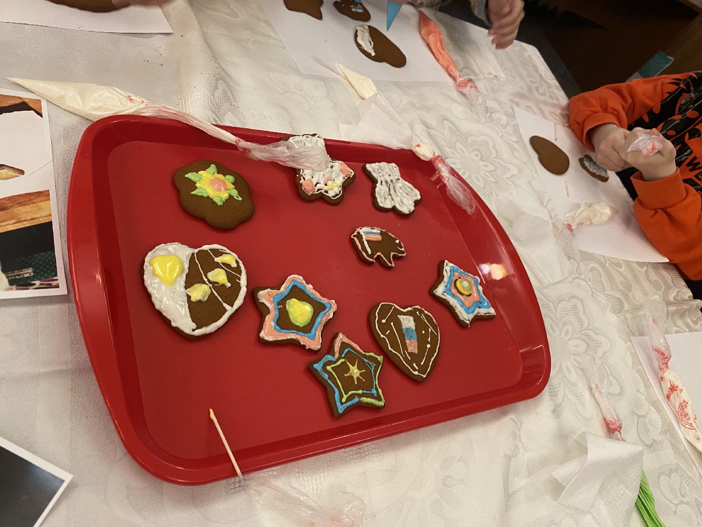 роспись пряников, пряник для бойцов, мбук компас власиха, библиотека Власиха, мастер-класс по росписи пряников,